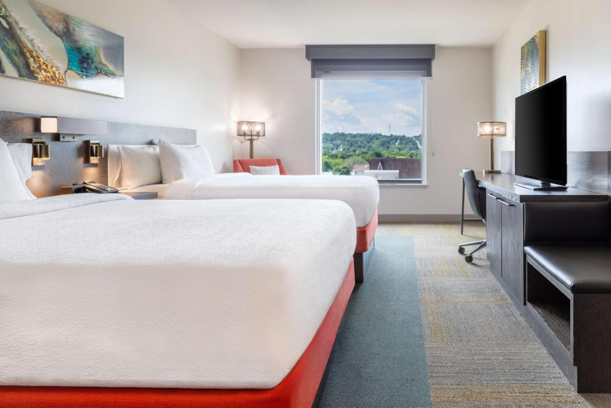 Hilton Garden Inn Фредериктон Экстерьер фото