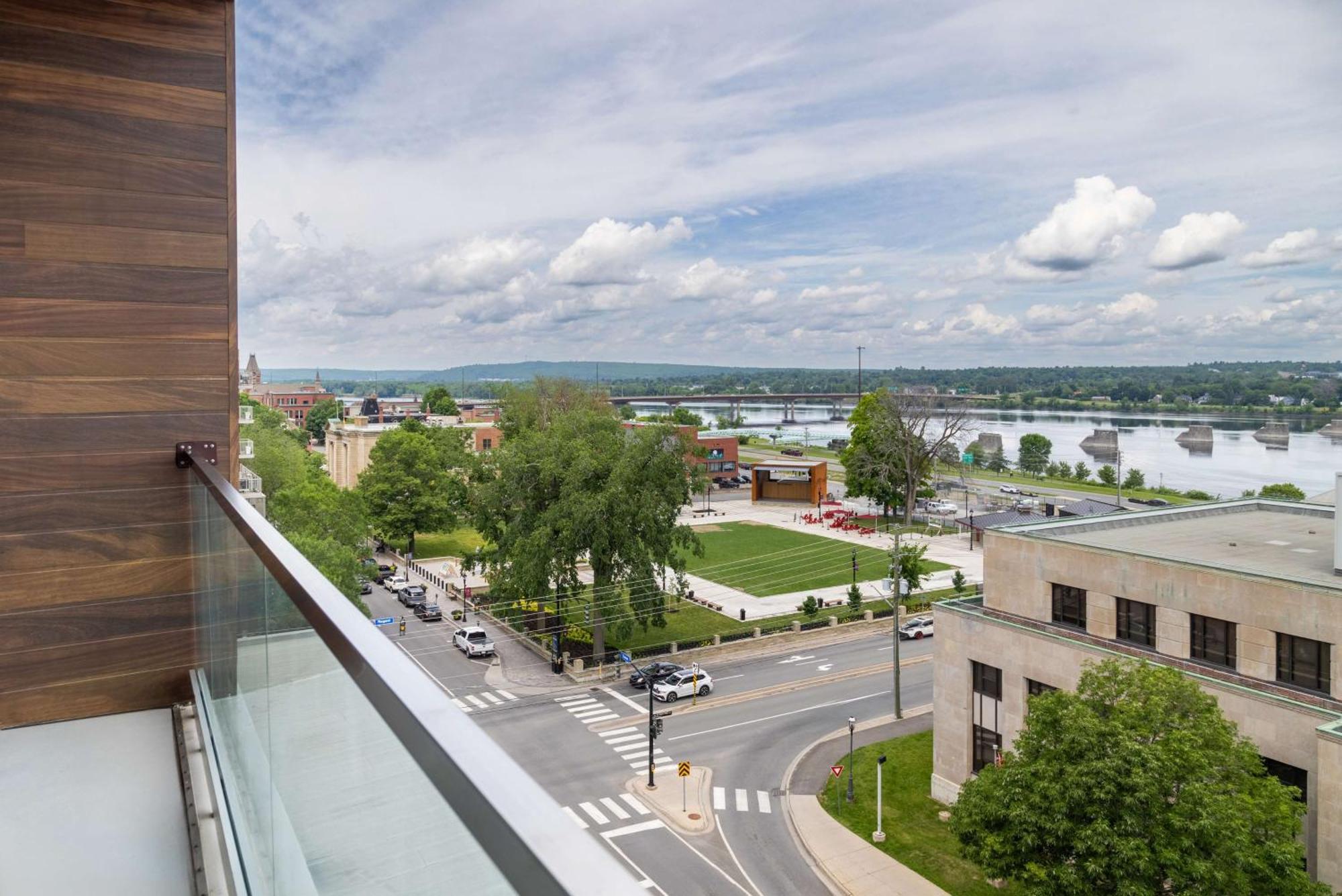 Hilton Garden Inn Фредериктон Экстерьер фото