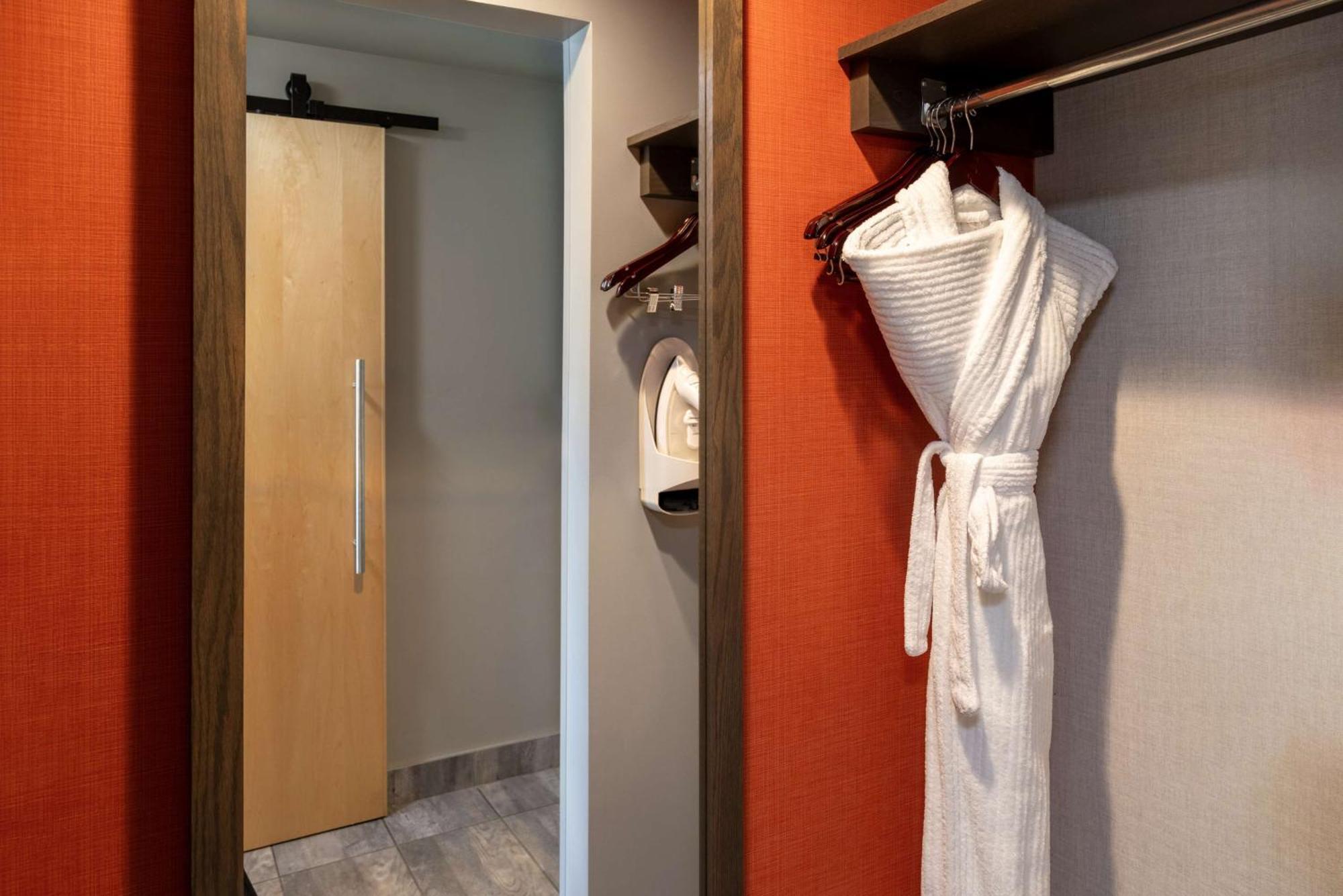Hilton Garden Inn Фредериктон Экстерьер фото