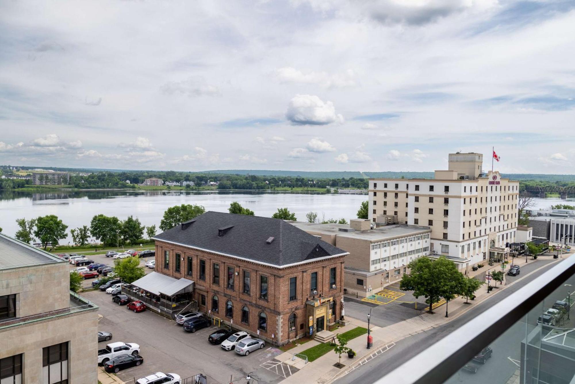 Hilton Garden Inn Фредериктон Экстерьер фото